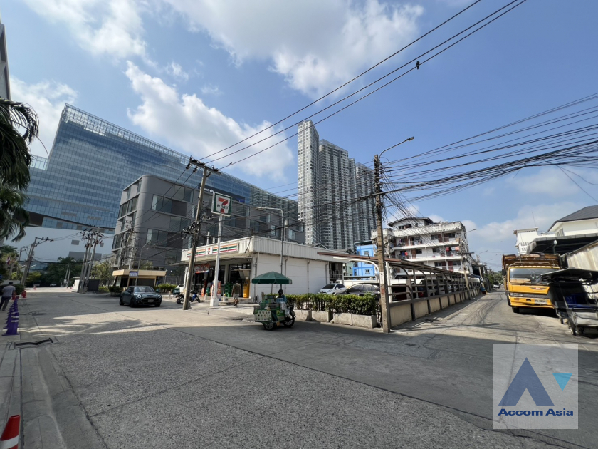 4  Land For Sale in Sukhumvit ,Bangkok BTS Punnawithi AA46025