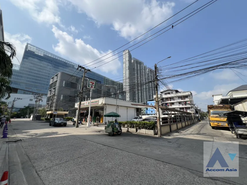 4  Land For Sale in Sukhumvit ,Bangkok BTS Punnawithi AA46025