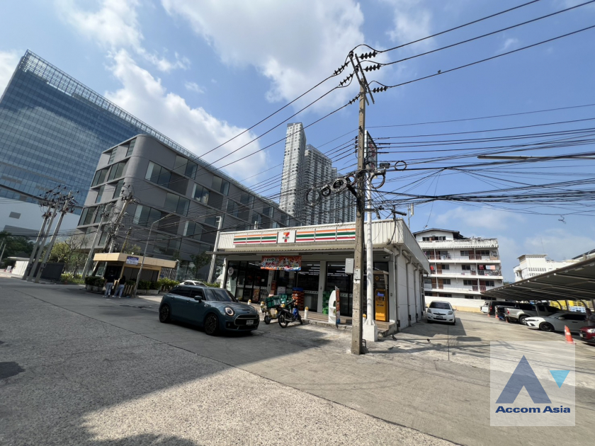  1  Land For Sale in Sukhumvit ,Bangkok BTS Punnawithi AA46025