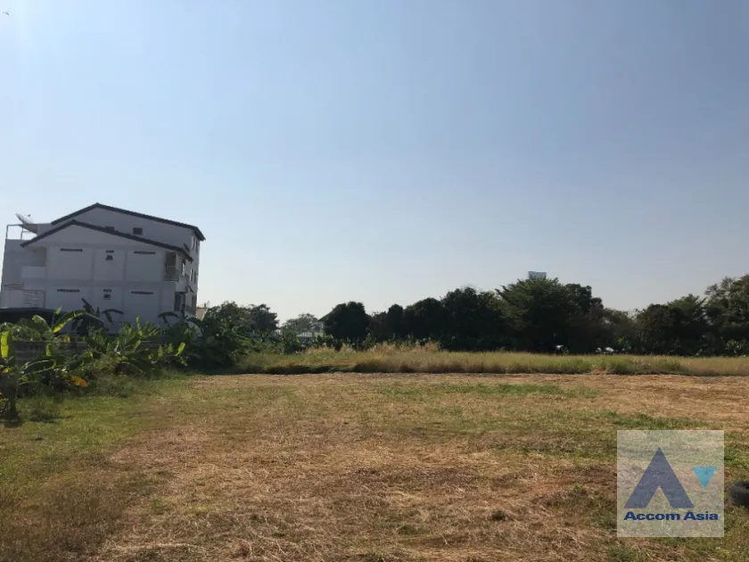  1  Land For Rent in Sukhumvit ,Bangkok BTS Bang Chak AA46026