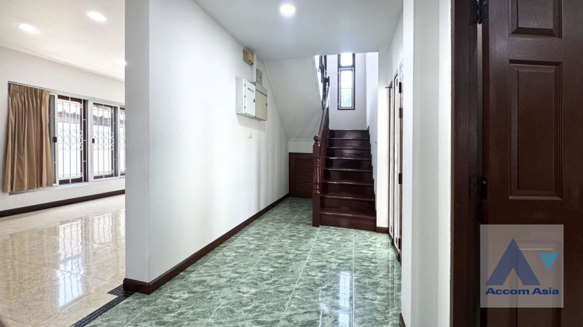 7  4 br House for rent and sale in Pattanakarn ,Bangkok  AA46027