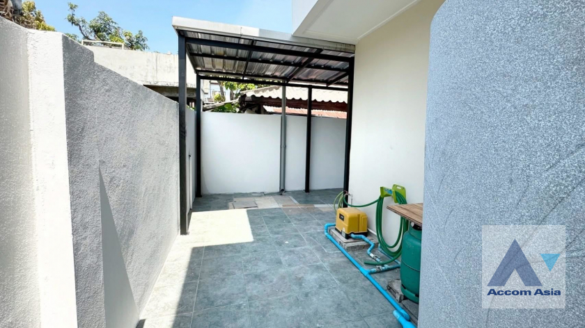 9  4 br House for rent and sale in Pattanakarn ,Bangkok  AA46027