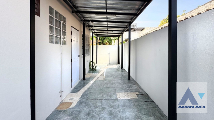 10  4 br House for rent and sale in Pattanakarn ,Bangkok  AA46027