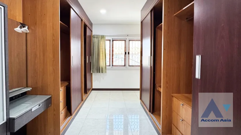 12  4 br House for rent and sale in Pattanakarn ,Bangkok  AA46027