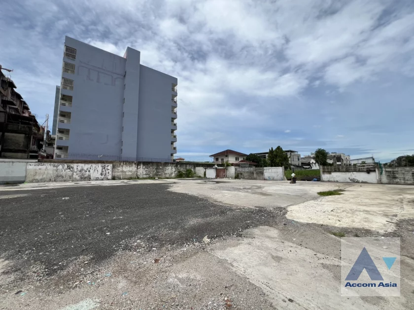  2  Land For Rent in Sukhumvit ,Bangkok BTS On Nut AA46036