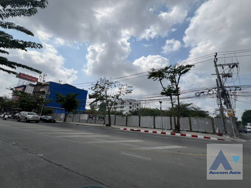  1  Land For Rent in Bang Na ,Bangkok BTS Udomsuk AA46038