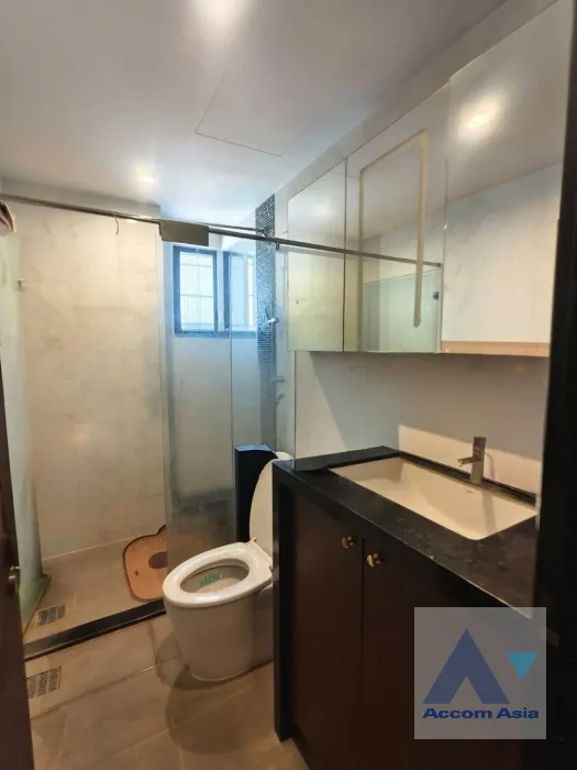 10  2 br Condominium For Sale in Silom ,Bangkok MRT Sam Yan at Supalai Elite Surawong AA46040