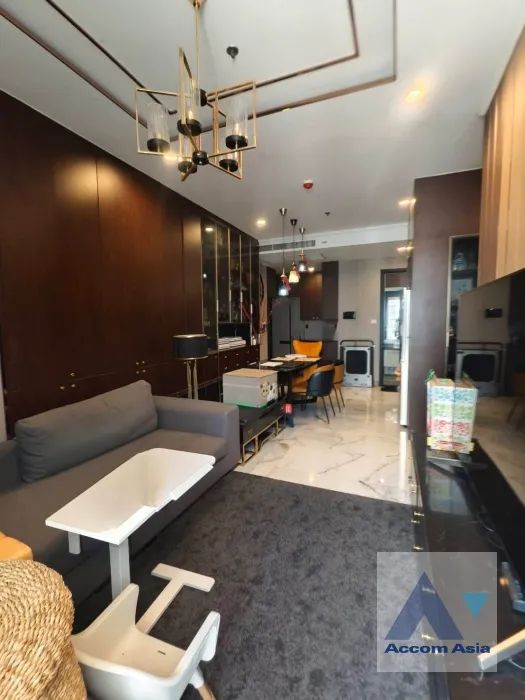 unit 2 Bedrooms  Condominium For Sale in Silom, Bangkok  near MRT Sam Yan (AA46040)