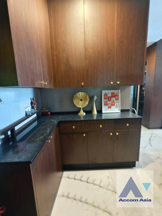 6  2 br Condominium For Sale in Silom ,Bangkok MRT Sam Yan at Supalai Elite Surawong AA46040