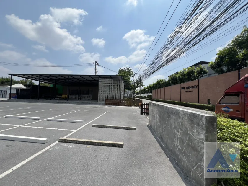 unit Land For Sale in Sukhumvit, Bangkok  near BTS Punnawithi (AA46041)