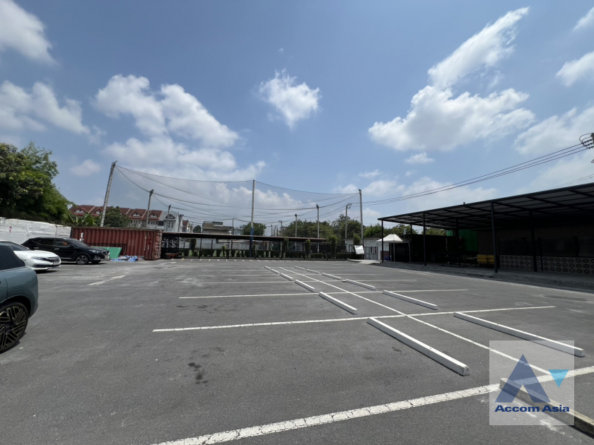  1  Land For Sale in Sukhumvit ,Bangkok BTS Punnawithi AA46041