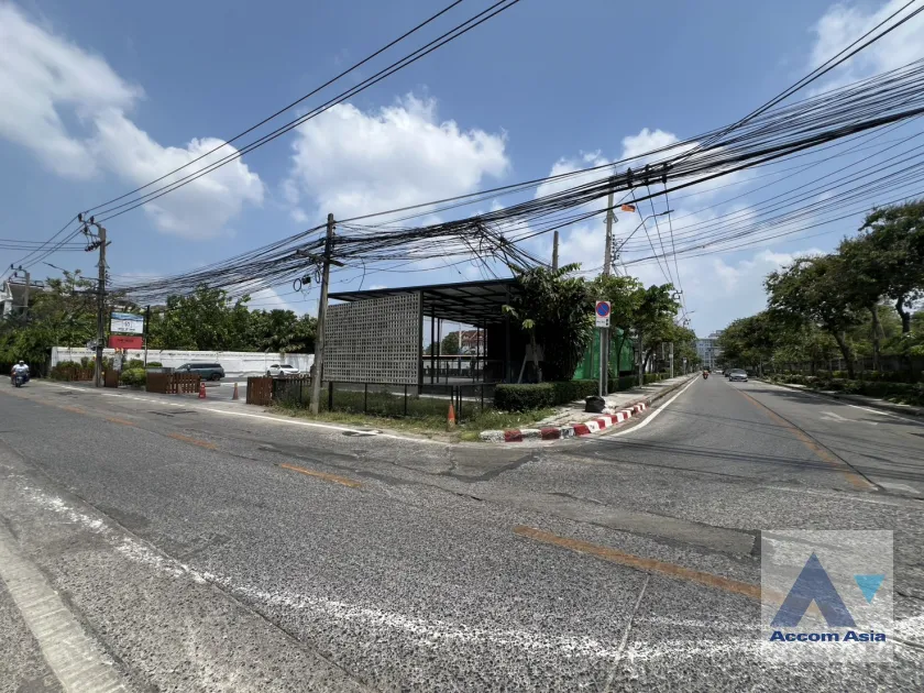 6  Land For Sale in Sukhumvit ,Bangkok BTS Punnawithi AA46041