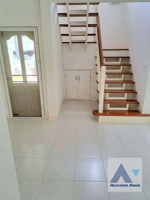 7  3 br House for rent and sale in Pattanakarn ,Bangkok ARL Ban Thap Chang at Manthana Onnut Wongwan 2 AA46050