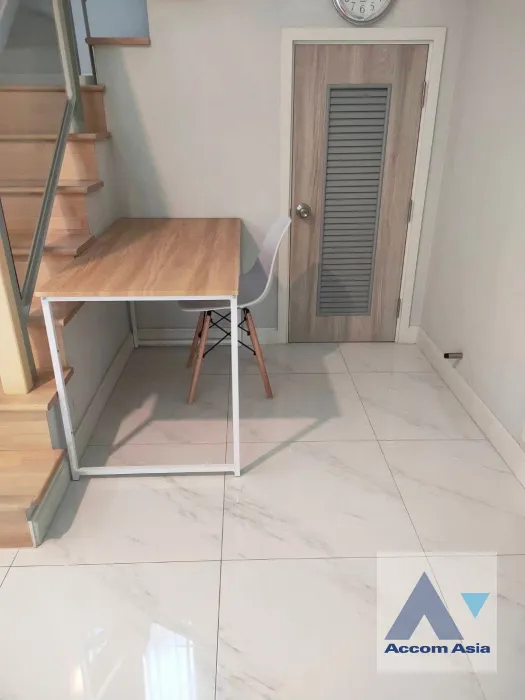 6  4 br House For Rent in Samutprakan ,Samutprakan  at House AA46053