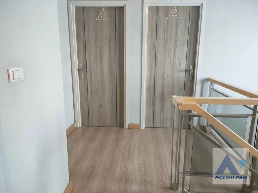 8  4 br House For Rent in Samutprakan ,Samutprakan  at House AA46053