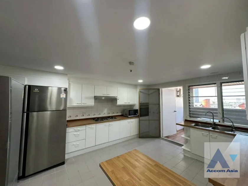 8  3 br Apartment For Rent in Sukhumvit ,Bangkok BTS Thong Lo at Suite For Family AA46059