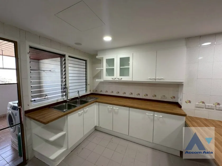 9  3 br Apartment For Rent in Sukhumvit ,Bangkok BTS Thong Lo at Suite For Family AA46059