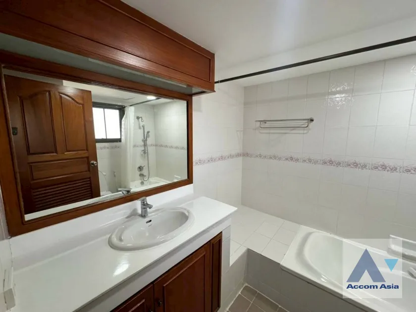 24  3 br Apartment For Rent in Sukhumvit ,Bangkok BTS Thong Lo at Suite For Family AA46059