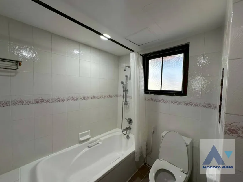 27  3 br Apartment For Rent in Sukhumvit ,Bangkok BTS Thong Lo at Suite For Family AA46059