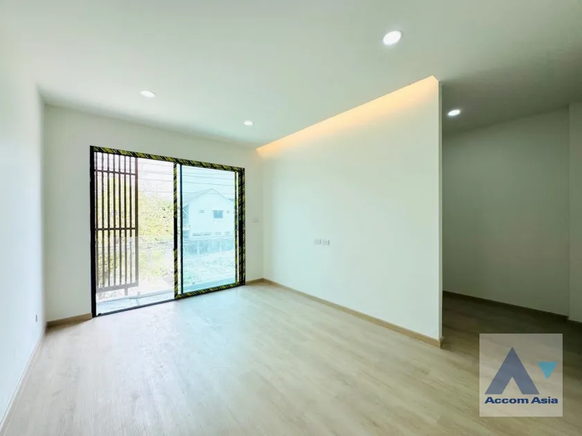 5  3 br House For Sale in Latkrabang ,Bangkok  AA46061