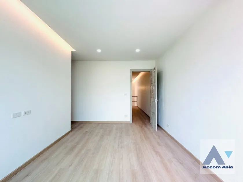 4  3 br House For Sale in Latkrabang ,Bangkok  AA46061