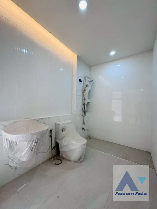 15  3 br House For Sale in Latkrabang ,Bangkok  AA46061