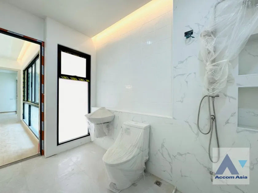14  3 br House For Sale in Latkrabang ,Bangkok  AA46061