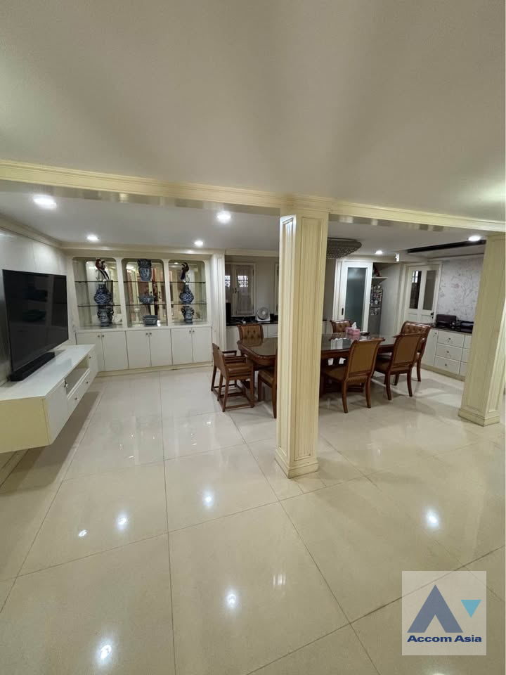 5  4 br House For Sale in Sukhumvit ,Bangkok  AA46062