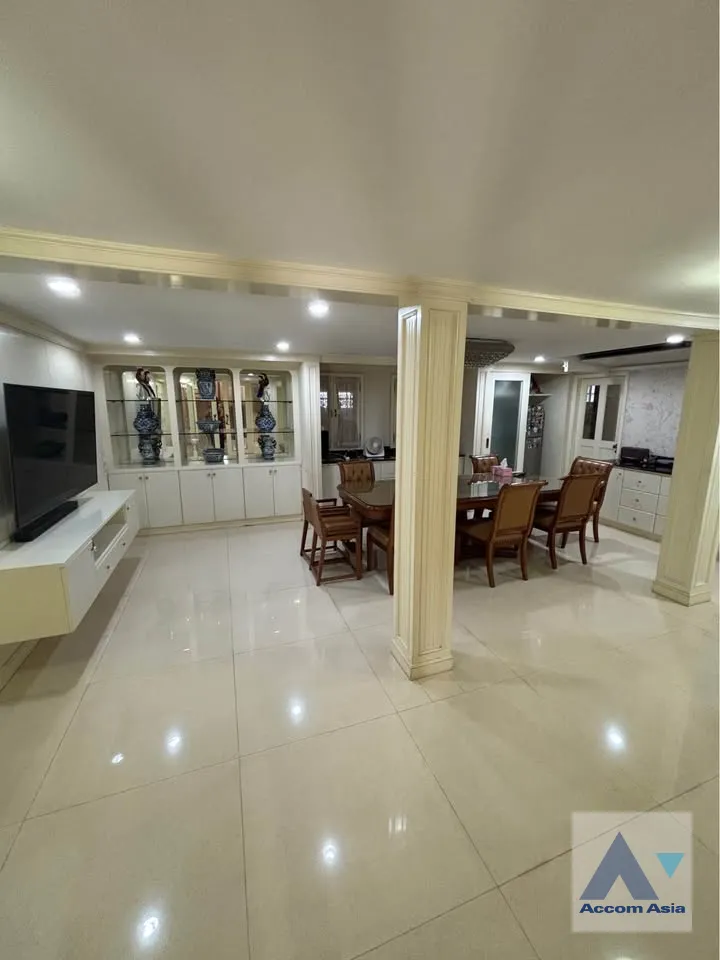 5  4 br House For Sale in Sukhumvit ,Bangkok  AA46062