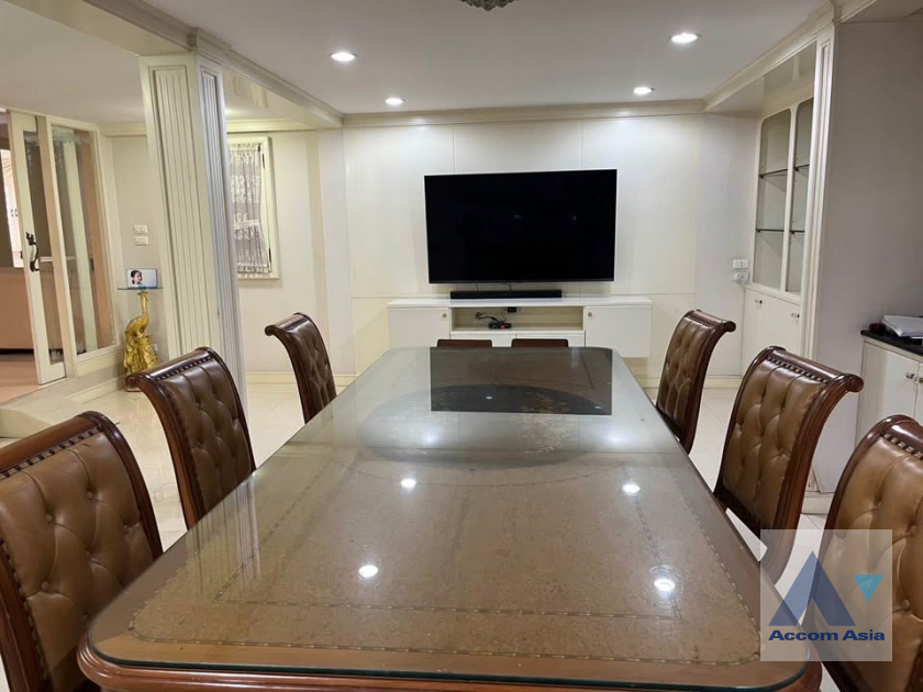  1  4 br House For Sale in Sukhumvit ,Bangkok  AA46062