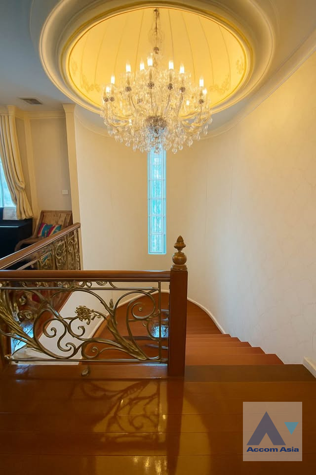 6  4 br House For Sale in Sukhumvit ,Bangkok  AA46062