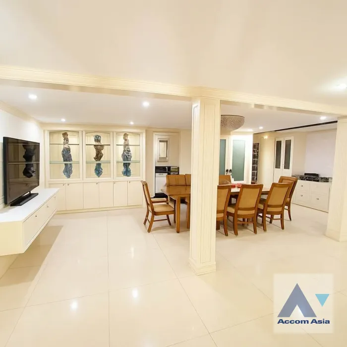 unit 4 Bedrooms  House For Sale in Sukhumvit, Bangkok  (AA46062)