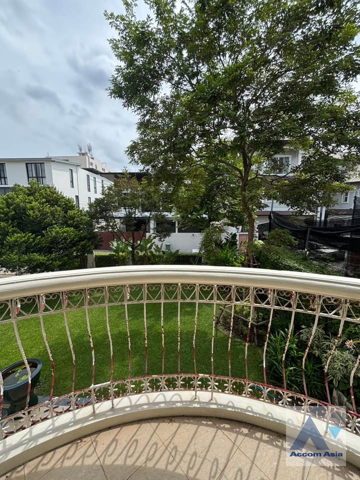 8  4 br House For Sale in Sukhumvit ,Bangkok  AA46062