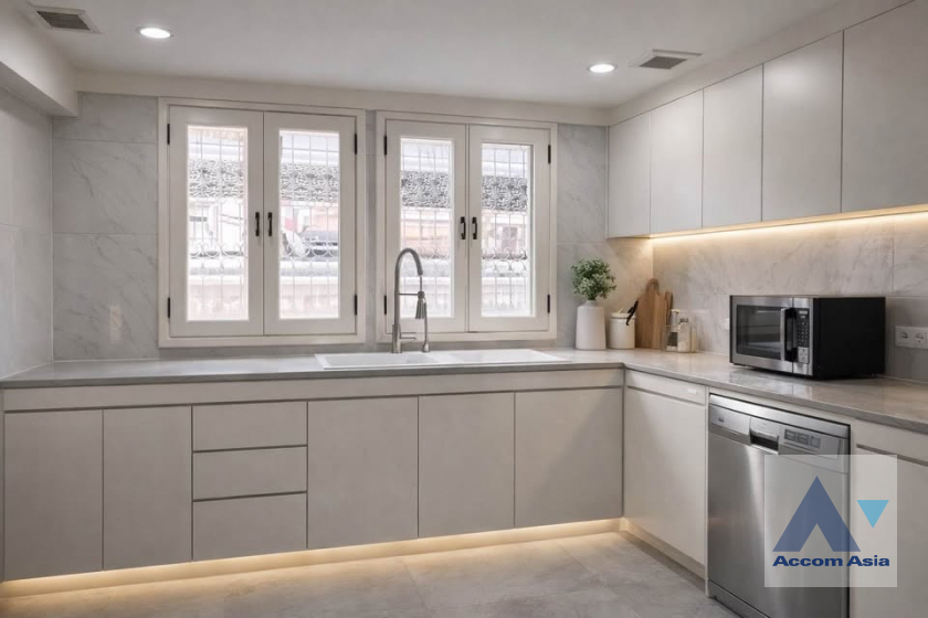 17  4 br House For Sale in Sukhumvit ,Bangkok  AA46062