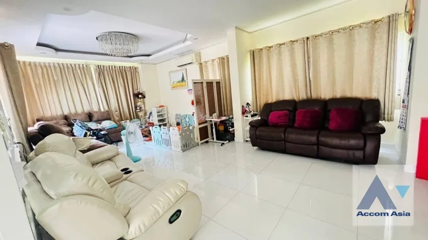  2  5 br House For Sale in Latkrabang ,Bangkok  AA46063