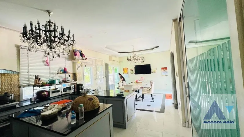  1  5 br House For Sale in Latkrabang ,Bangkok  AA46063