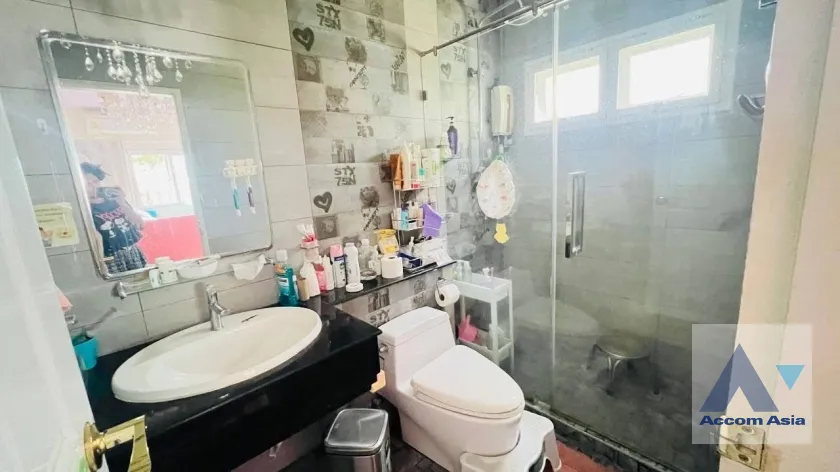 17  5 br House For Sale in Latkrabang ,Bangkok  AA46063