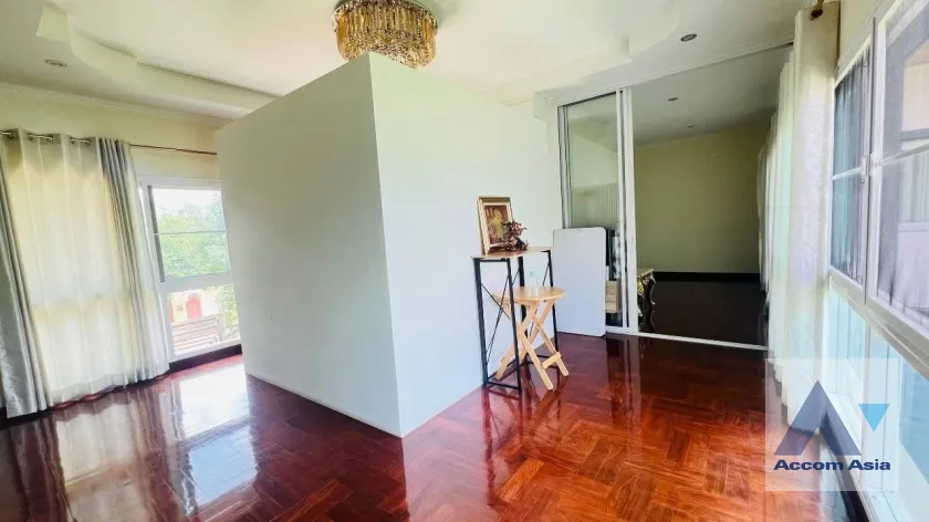 5  5 br House For Sale in Latkrabang ,Bangkok  AA46063