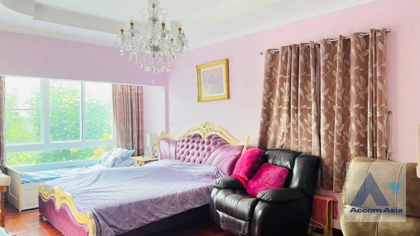 9  5 br House For Sale in Latkrabang ,Bangkok  AA46063