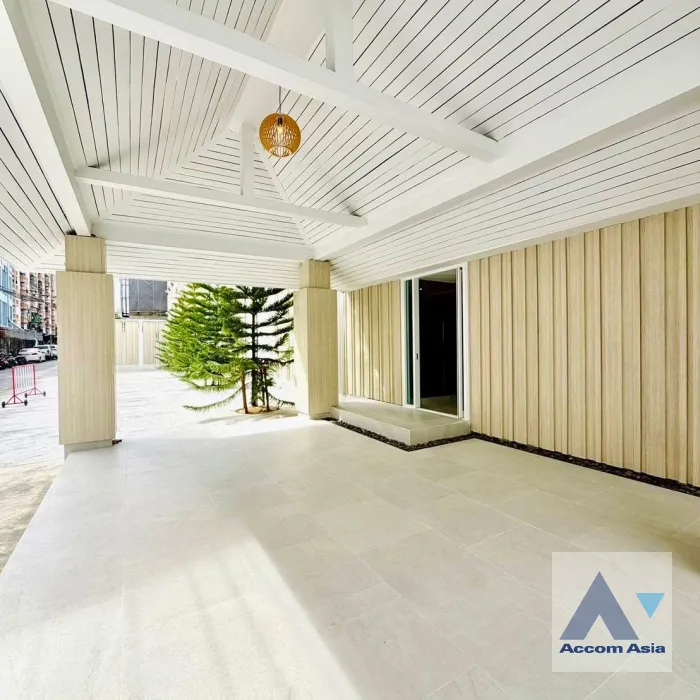 12  House for rent and sale in Sukhumvit ,Bangkok BTS Phra khanong AA46067