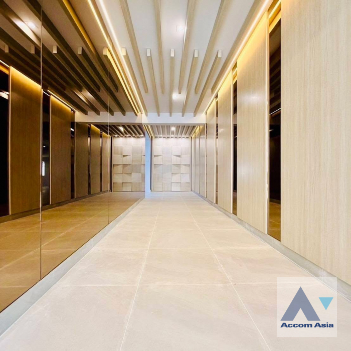  1  House For Rent in Sukhumvit ,Bangkok BTS Phra khanong AA46067