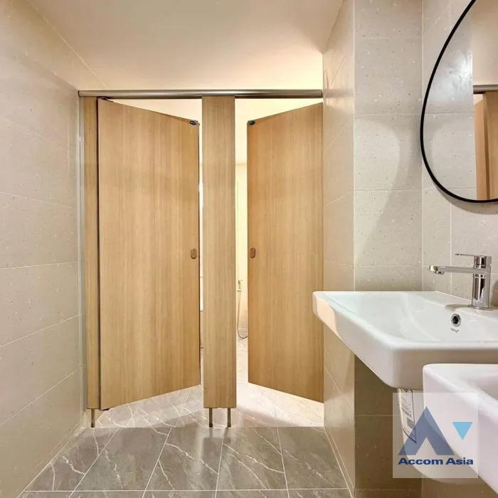8  House for rent and sale in Sukhumvit ,Bangkok BTS Phra khanong AA46067
