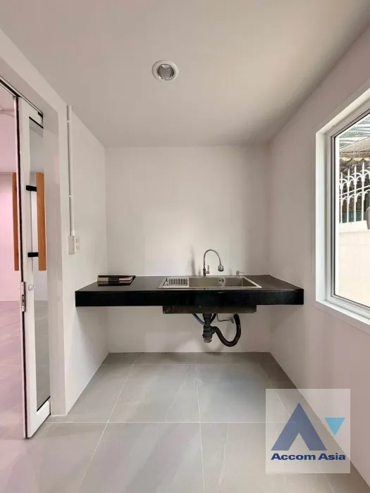 7  House for rent and sale in Sukhumvit ,Bangkok BTS Phra khanong AA46067