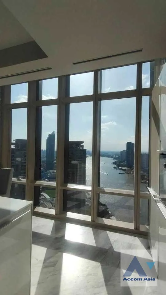 unit 4 Bedrooms  Condominium For Rent in Sathorn, Bangkok  near BTS Saphan Taksin (AA46076)