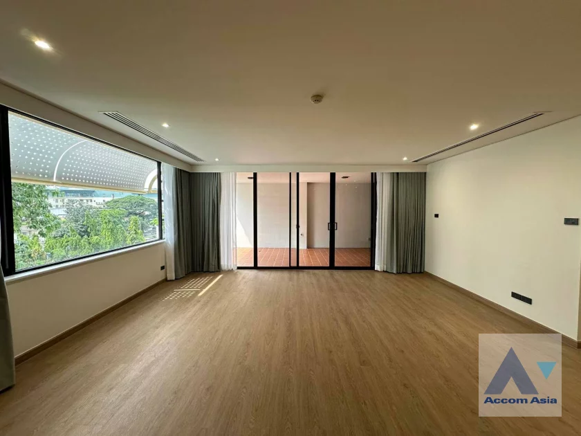  1  3 br Apartment For Rent in Sathorn ,Bangkok MRT Lumphini - BTS Sala Daeng at Children Dreaming Place - Garden AA46077