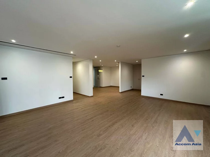 6  3 br Apartment For Rent in Sathorn ,Bangkok MRT Lumphini - BTS Sala Daeng at Children Dreaming Place - Garden AA46077