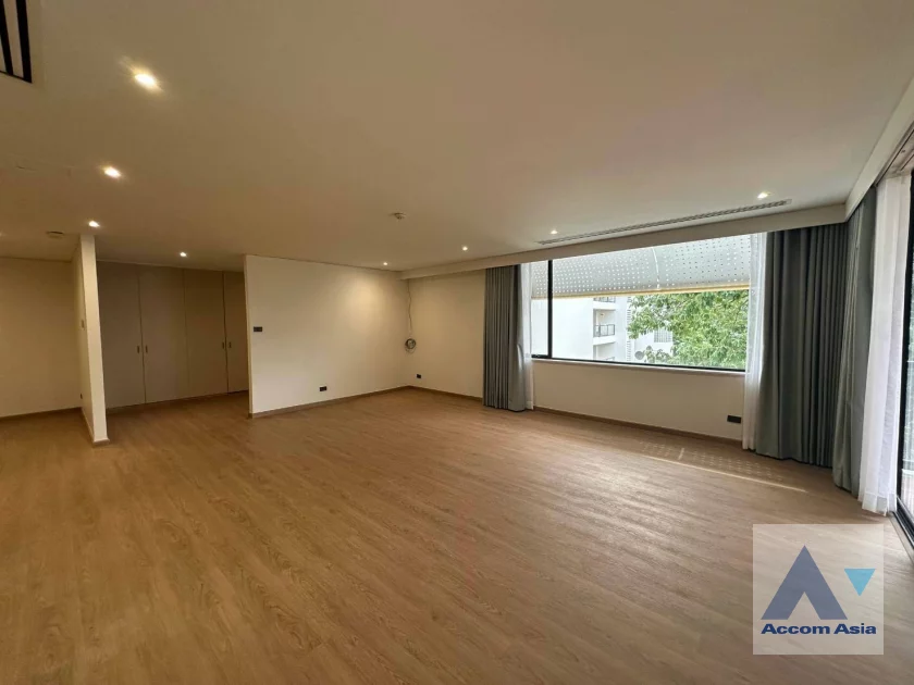 5  3 br Apartment For Rent in Sathorn ,Bangkok MRT Lumphini - BTS Sala Daeng at Children Dreaming Place - Garden AA46077
