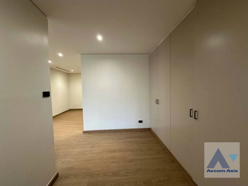 8  3 br Apartment For Rent in Sathorn ,Bangkok MRT Lumphini - BTS Sala Daeng at Children Dreaming Place - Garden AA46077