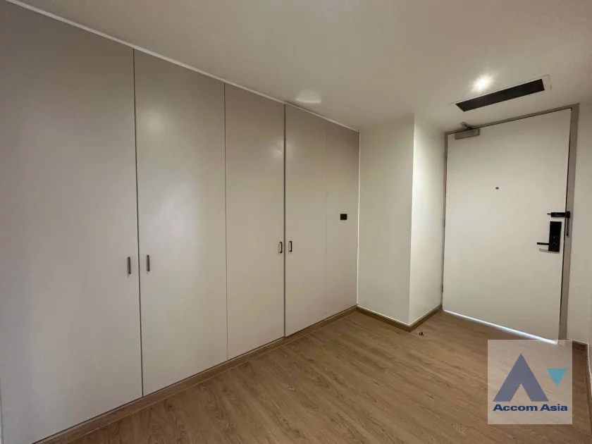 9  3 br Apartment For Rent in Sathorn ,Bangkok MRT Lumphini - BTS Sala Daeng at Children Dreaming Place - Garden AA46077