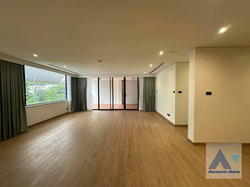 unit 3 Bedrooms  Apartment For Rent in Sathorn, Bangkok  near MRT Lumphini - BTS Sala Daeng (AA46077)